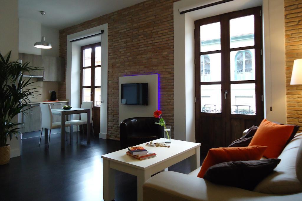 Apartamentos Turisticos Mauror Grenade Chambre photo